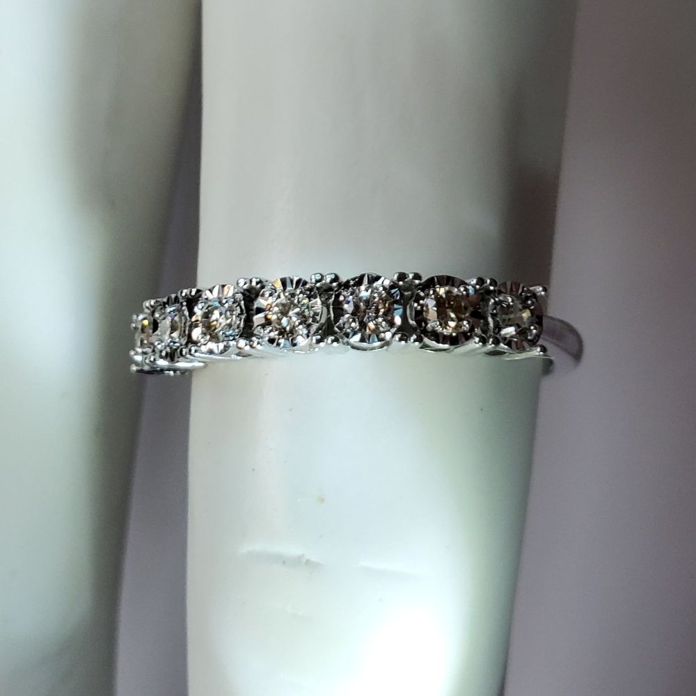 Brand  new 14K  beautiful  wedding  band - Picture 5 of 9